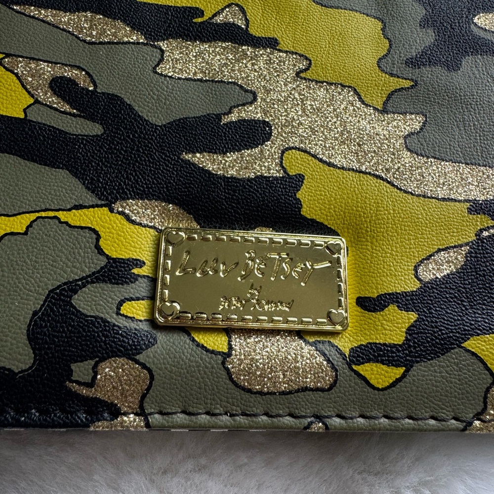 BETSEY JOHNSON Camouflage Wristlet Wallet - Picture 2 of 4